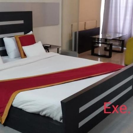 Hotel Little Palace Дибругарх Экстерьер фото