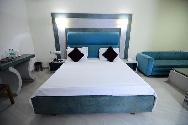 Hotel Little Palace Дибругарх Экстерьер фото